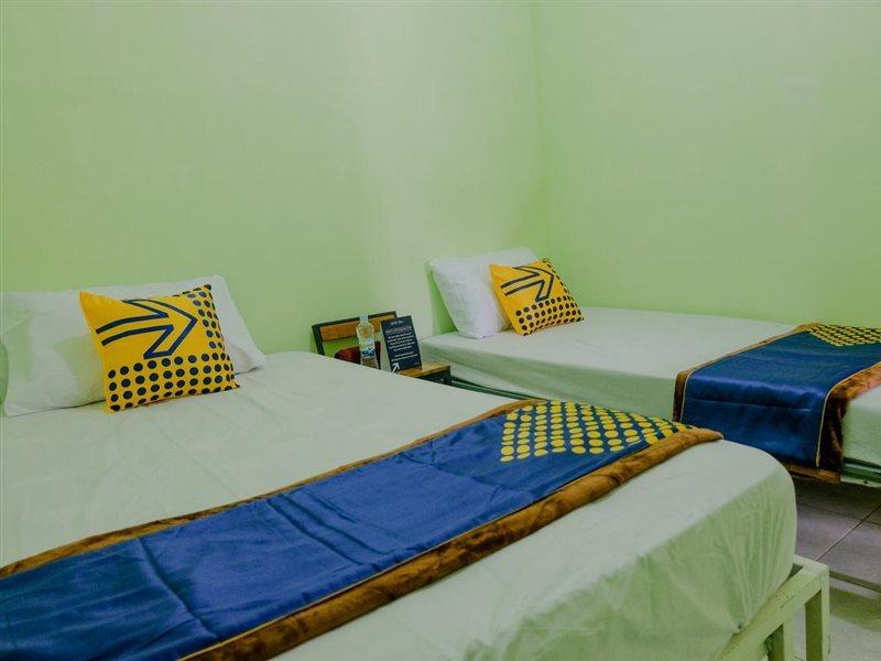 SPOT ON 2081 Sriwijaya Family Residence Lawang Bagian luar foto