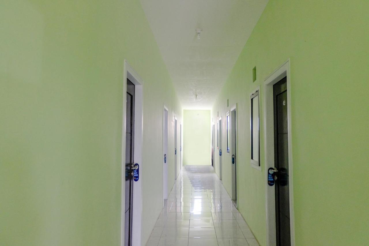 SPOT ON 2081 Sriwijaya Family Residence Lawang Bagian luar foto